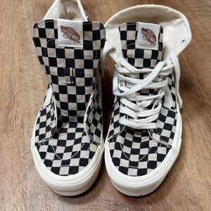 Vans NWOT Black and White Checkered high tops